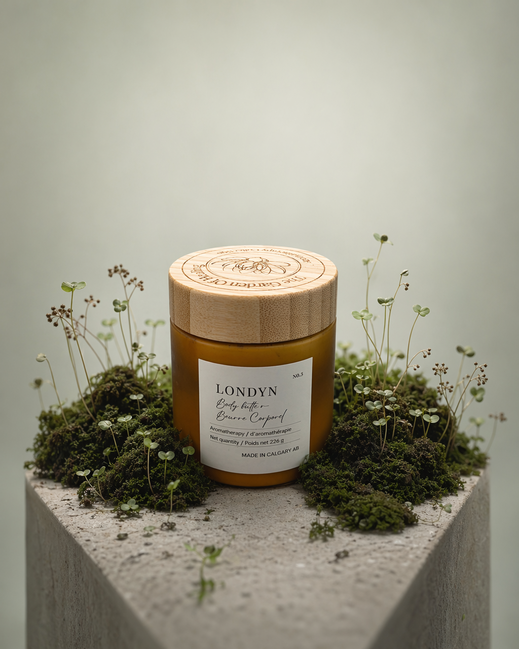 Indulge in Londyn: a waterless, ultra-rich body butter featuring Saffron, Amber, and Amazonian Murumuru. Engineered by a Clinical Aromatherapist for the woman who leads her own ritual.
