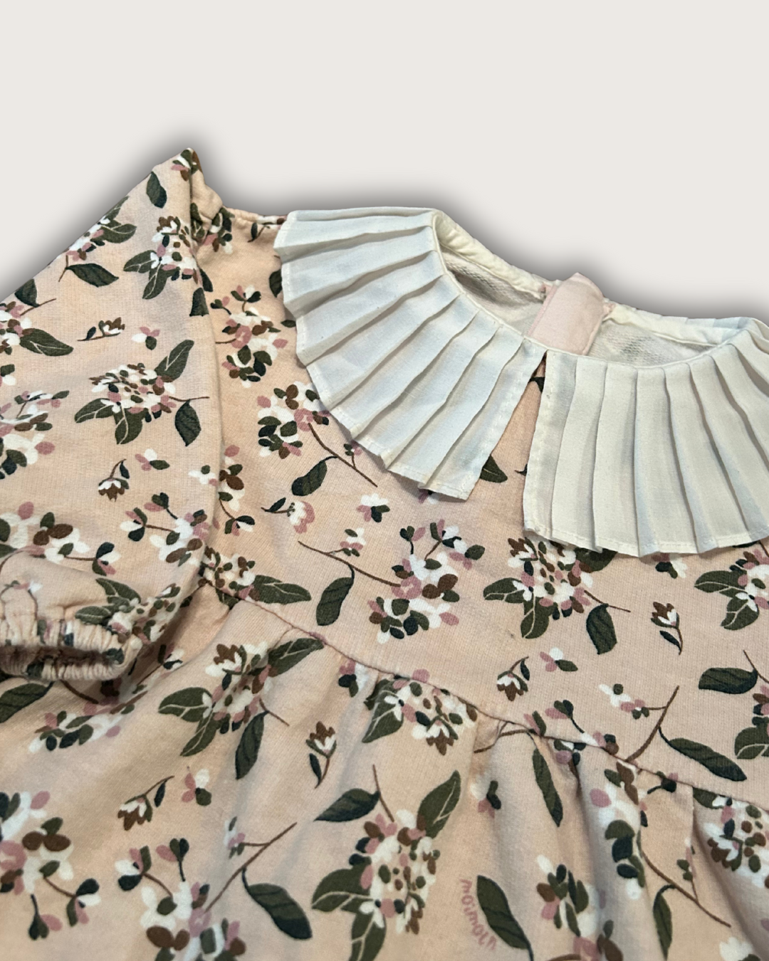 Beige Modern About Me Animated Instagram Post - 2025-07-19T154819.661.png
