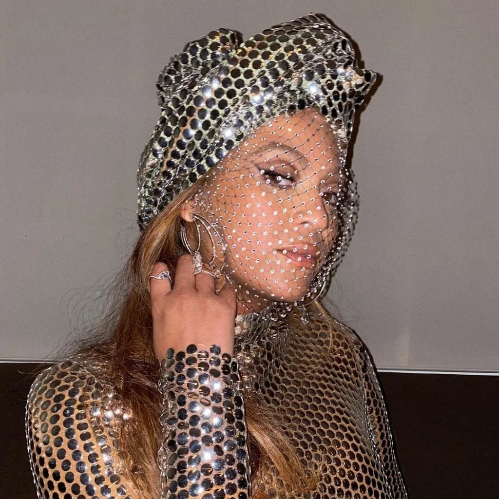 Beyonce-Wore-Burberry-To-The-2021-Grammys-After-Party-3-1024x1024.jpg