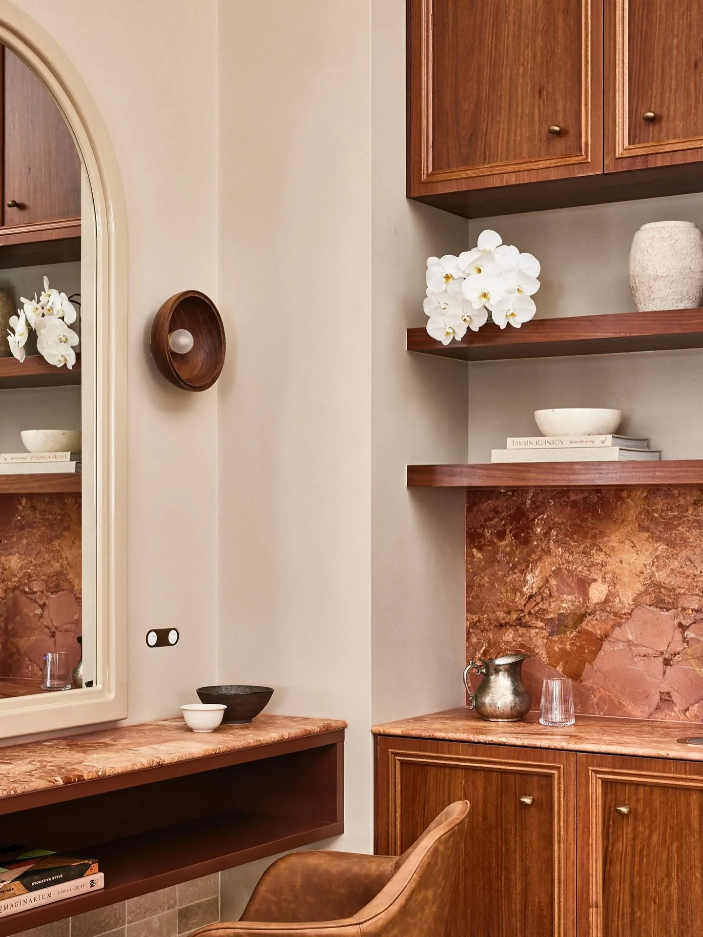 A carefully curated space, with warm and inviting textures. A place to invigorate the senses. 
Every detail is designed to make you feel at ease the moment you walk in.
#waggabuilder #localbuilder #mattgowconstructions