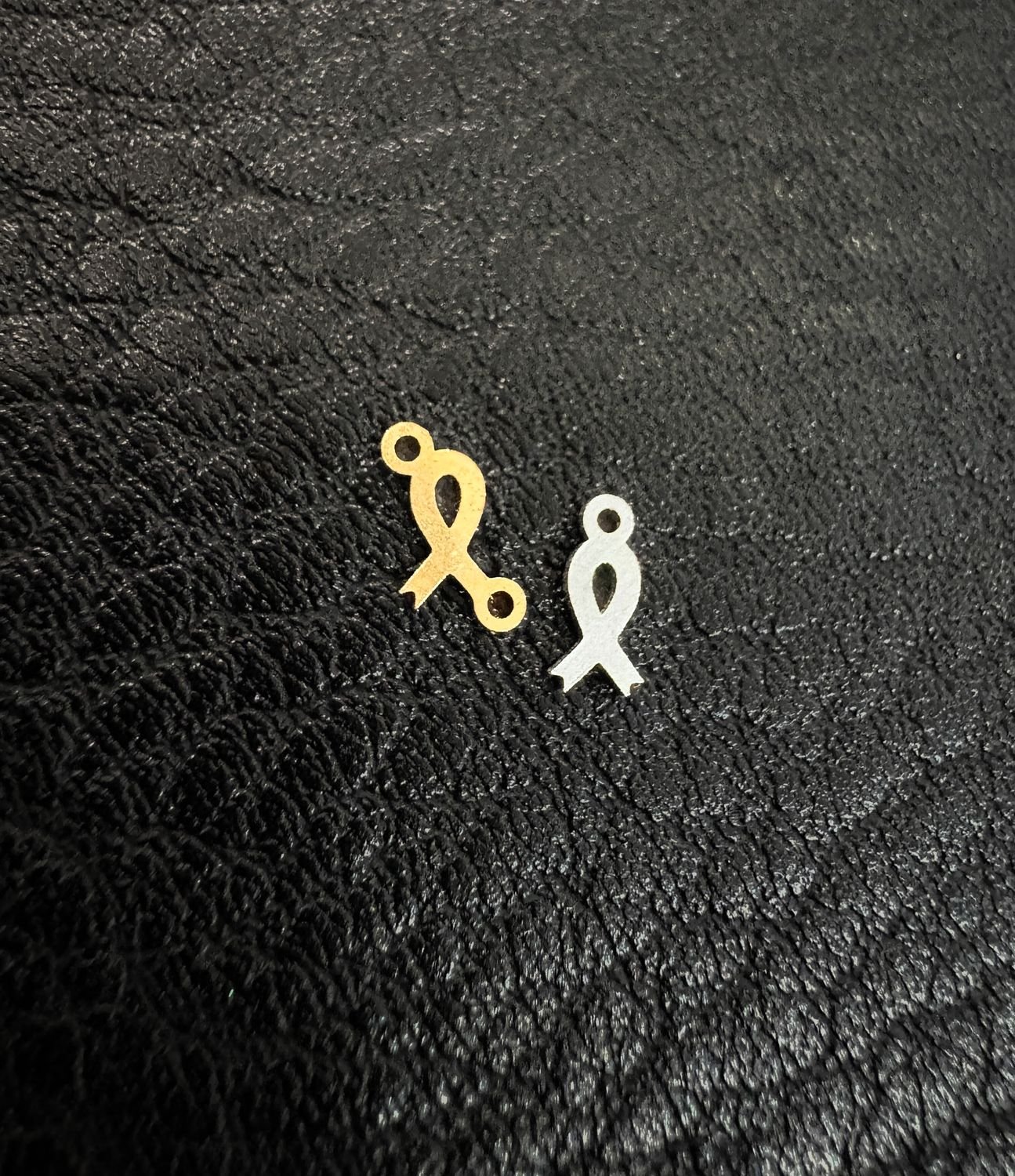 cancer ribbon 1.jpg