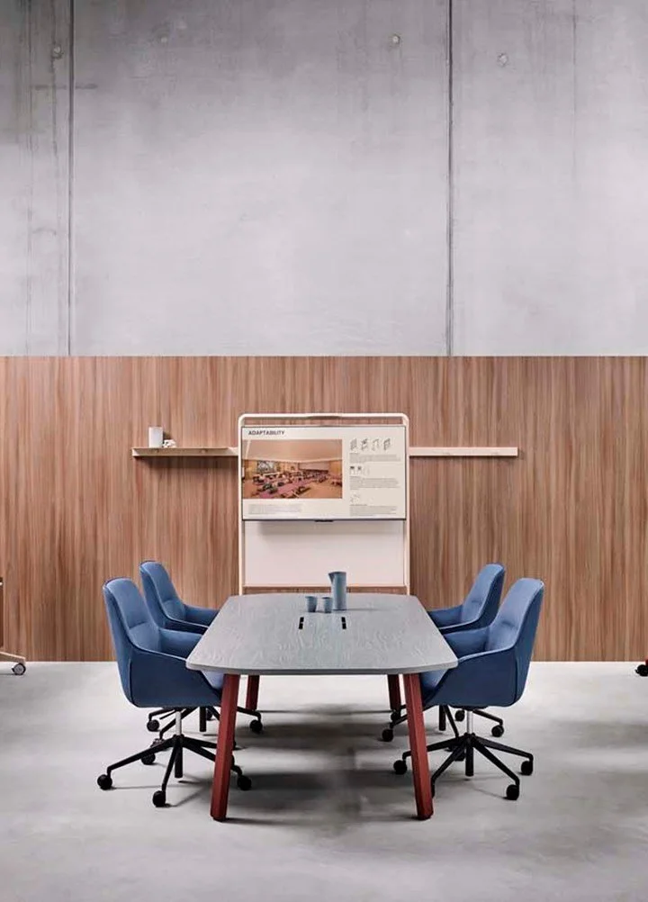 Kissen Table by Zenith.jpg