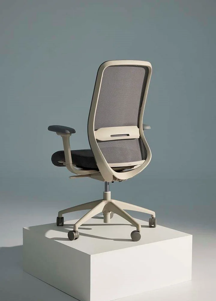 Khyn Chair by Zenith.jpg