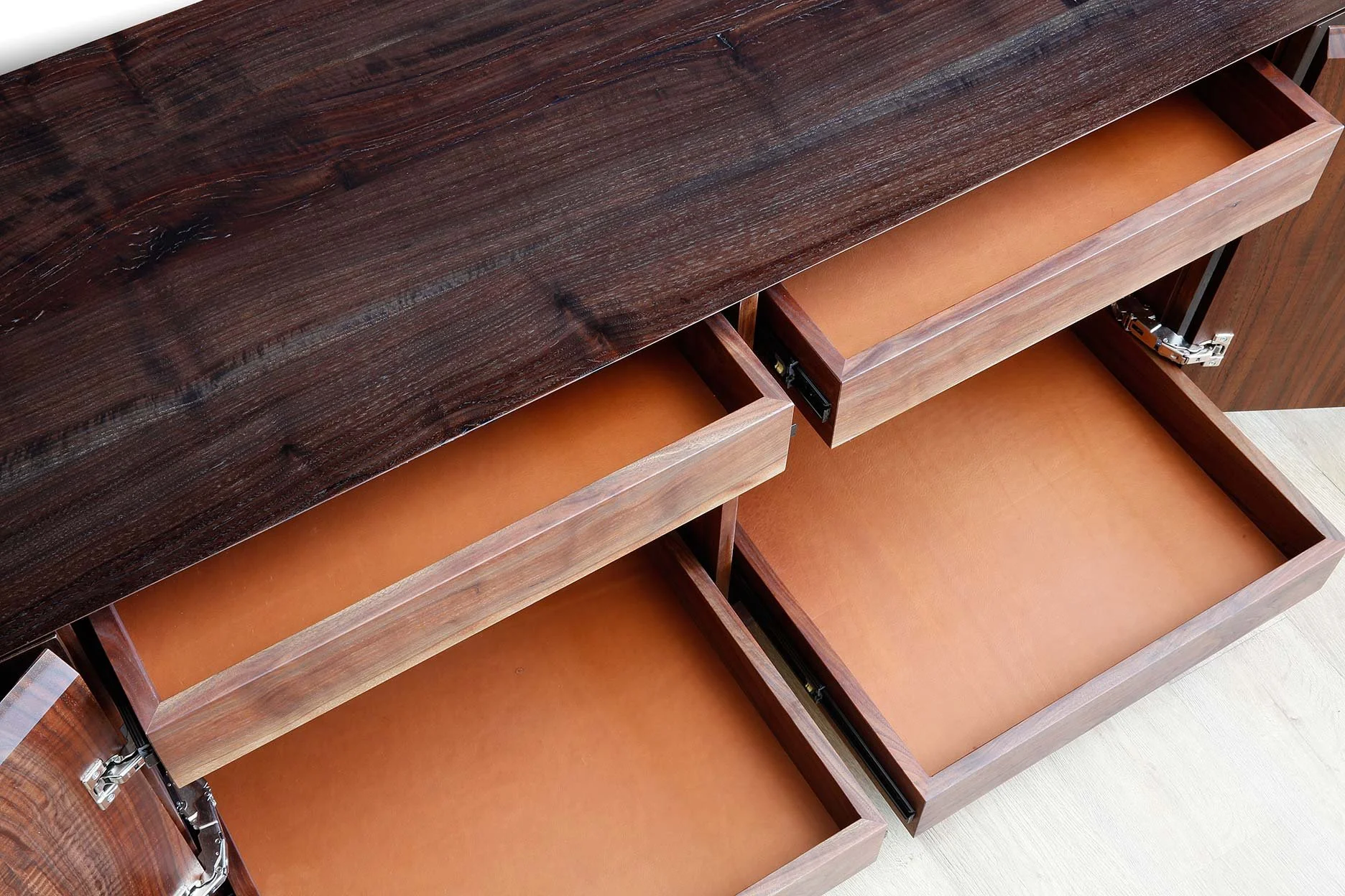 Credenza-3.jpg
