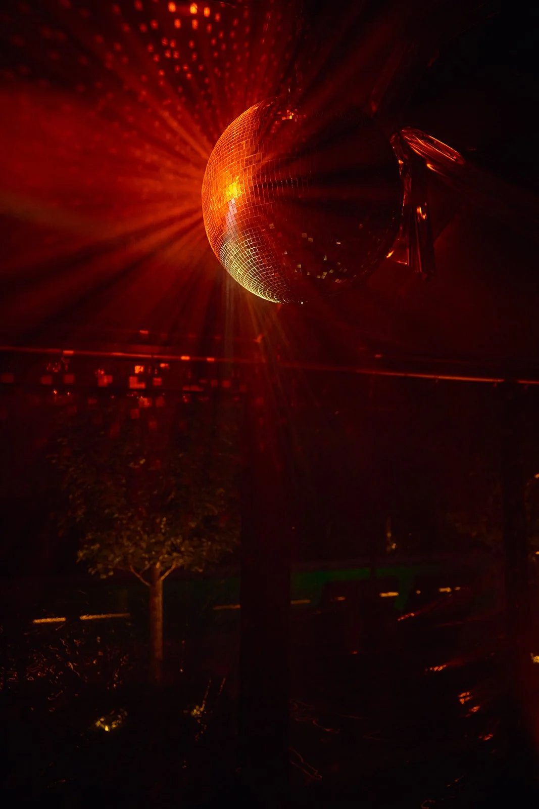 Damm-Fine-Food-70's-themed-60th-Disco-375_websize.jpg