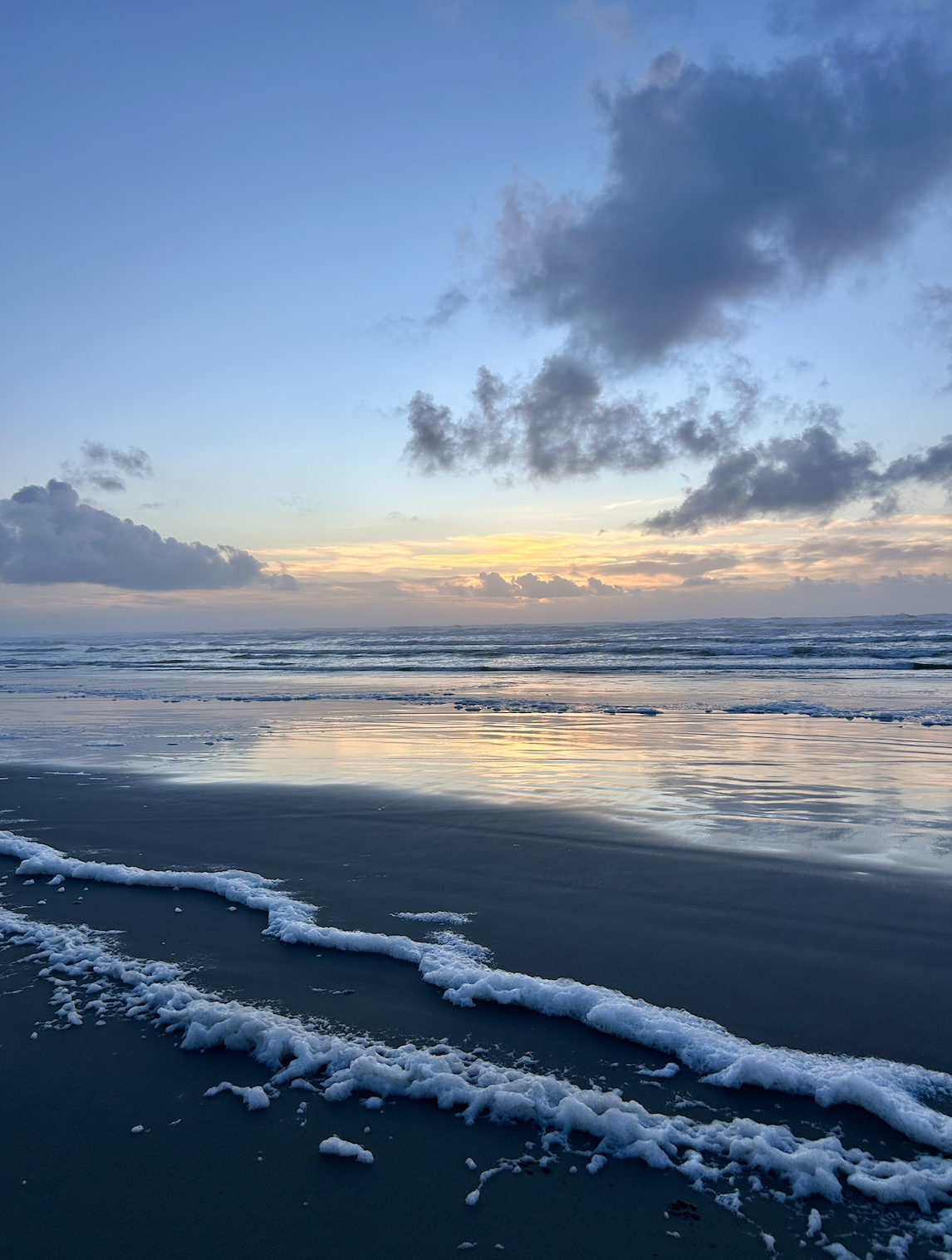 Calming Sunset over the ocean with clouds. Mindfulness for anxiety therapy in california