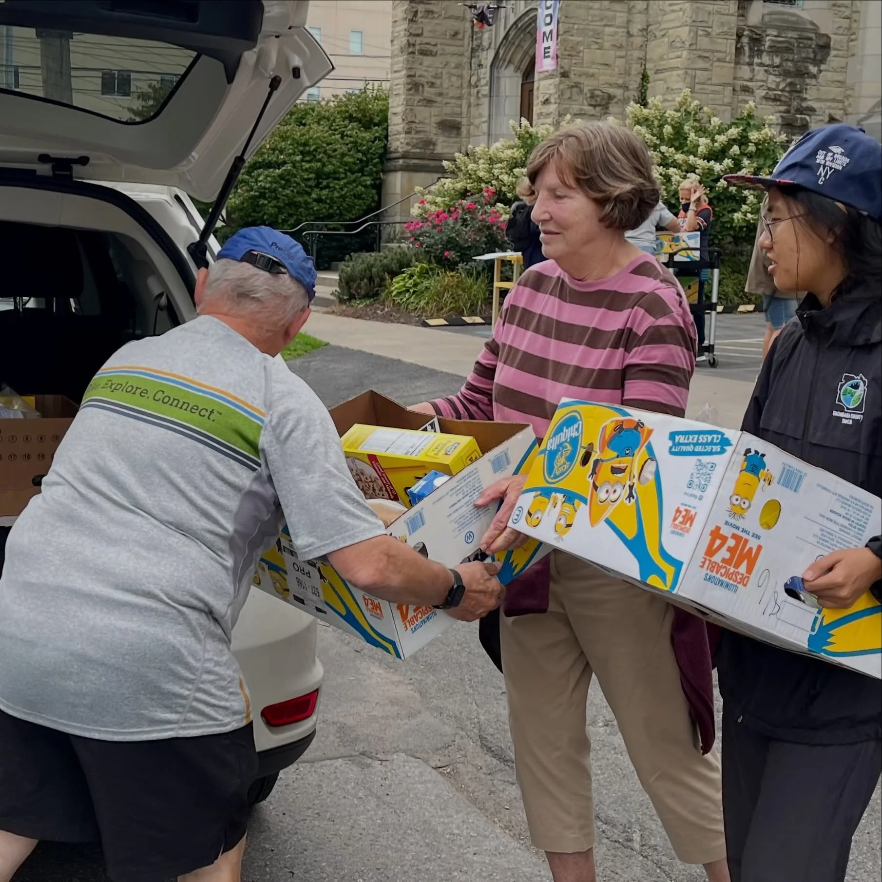 Happy Juneteenth and Food Distribution Friday! Drive-thru or walk-up at 324 University Ave, 10am-Noon. About 40lbs of fresh and frozen food per box! Everyone is welcome 💚
#FoodPantry #syracuseny