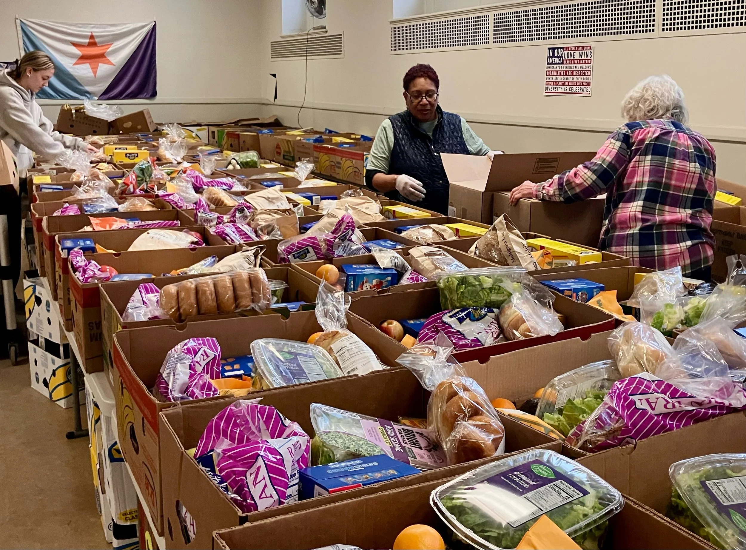 Ever wonder what happens before Food Distribution Friday? Every Thursday, our volunteers pack food boxes so they are ready for Syracuse families Friday morning. 💛
#ICCFoodPantry #communitysupport