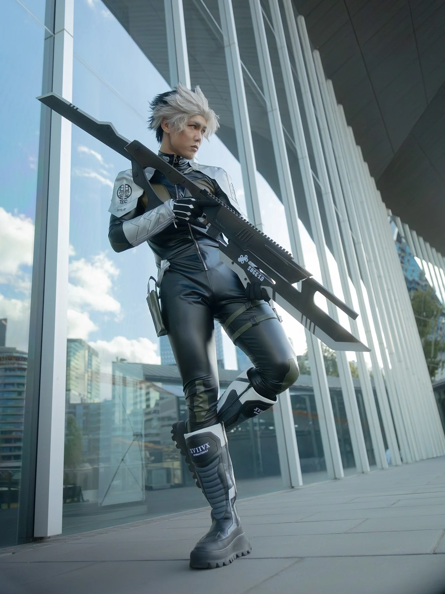 Japans strongest anti-kaiju fighter, Gen Narumi 🥊

Kaiju no.8 Cosplay: @datbakacos 
Photographer: @itsgaki666 
Event: @paxaus 

#paxaus #kaijuno8anime #cosplay #cosplayersofig #fyp #fypシ #paxaus2025