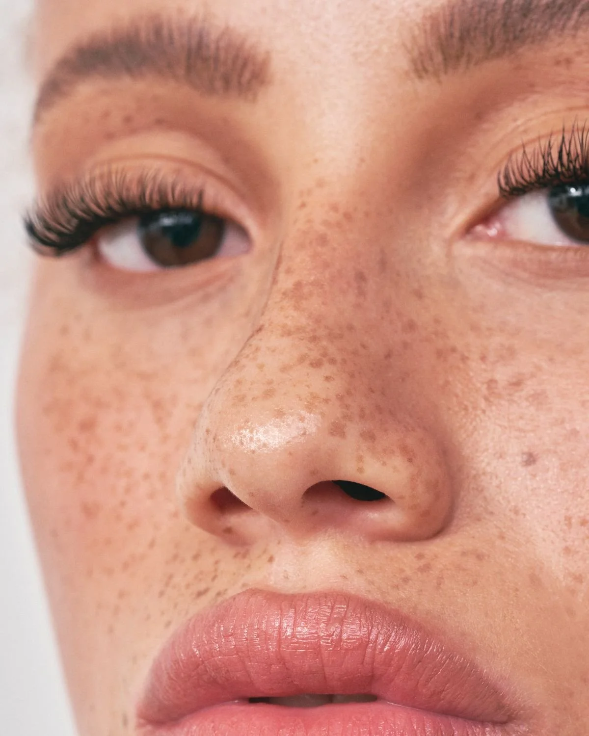 freckle girl for lash extensions