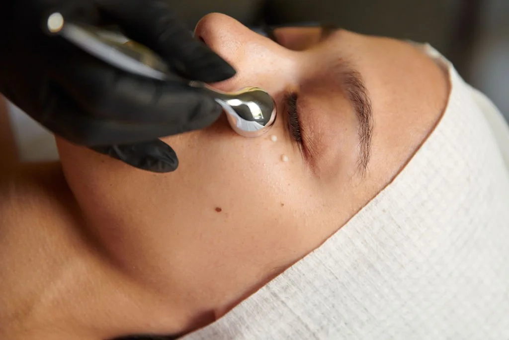 facial with eye cream dots