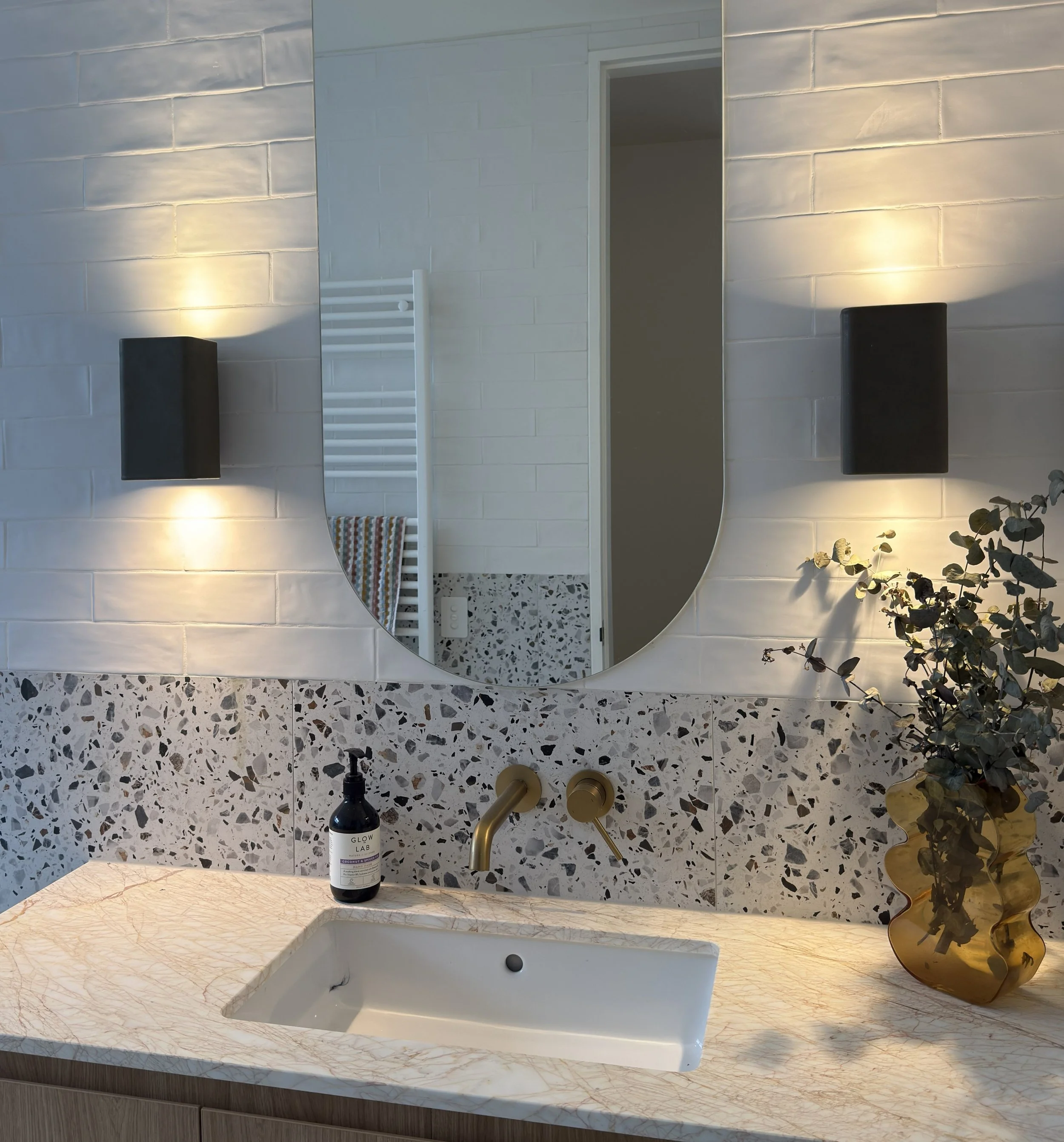 Licensed electrician from Carrum Downs installed wall lights during bathroom reno in Frankston