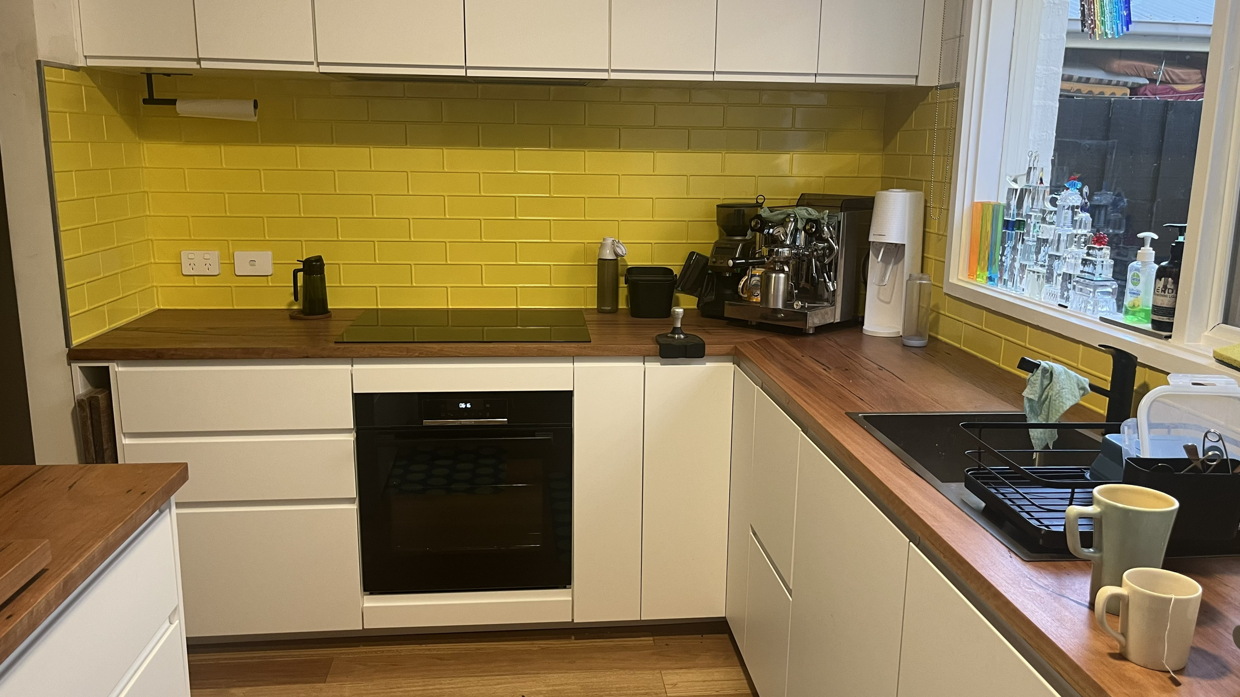 Local licensed Carrum Downs electrician fit-off after a kitchen renovation in Frankston.