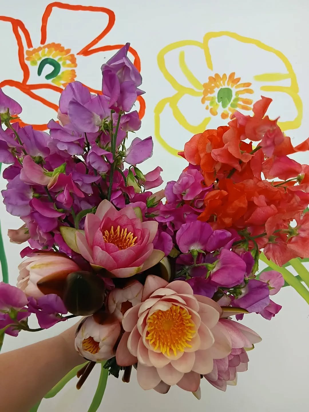 Water Lilies and Sweet Pea ❤️💓🌸

Open until 6 pm today. See you soon for your Friday flower fix!