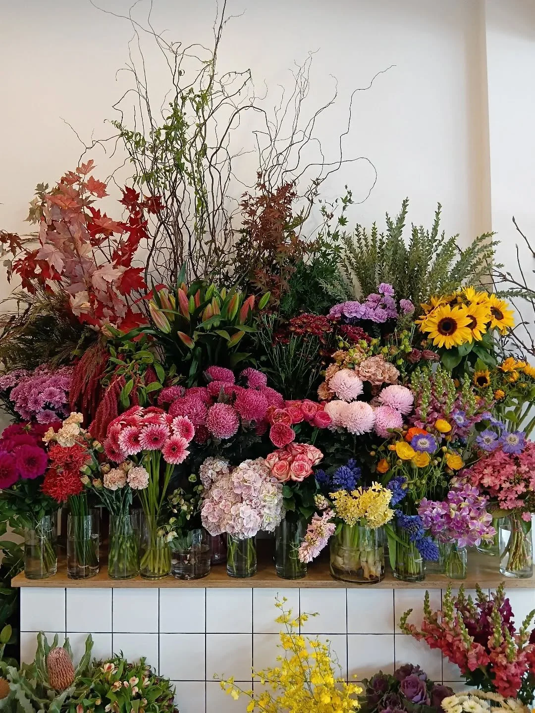 Happy Saturday 💐🍁🤎 open til 3!