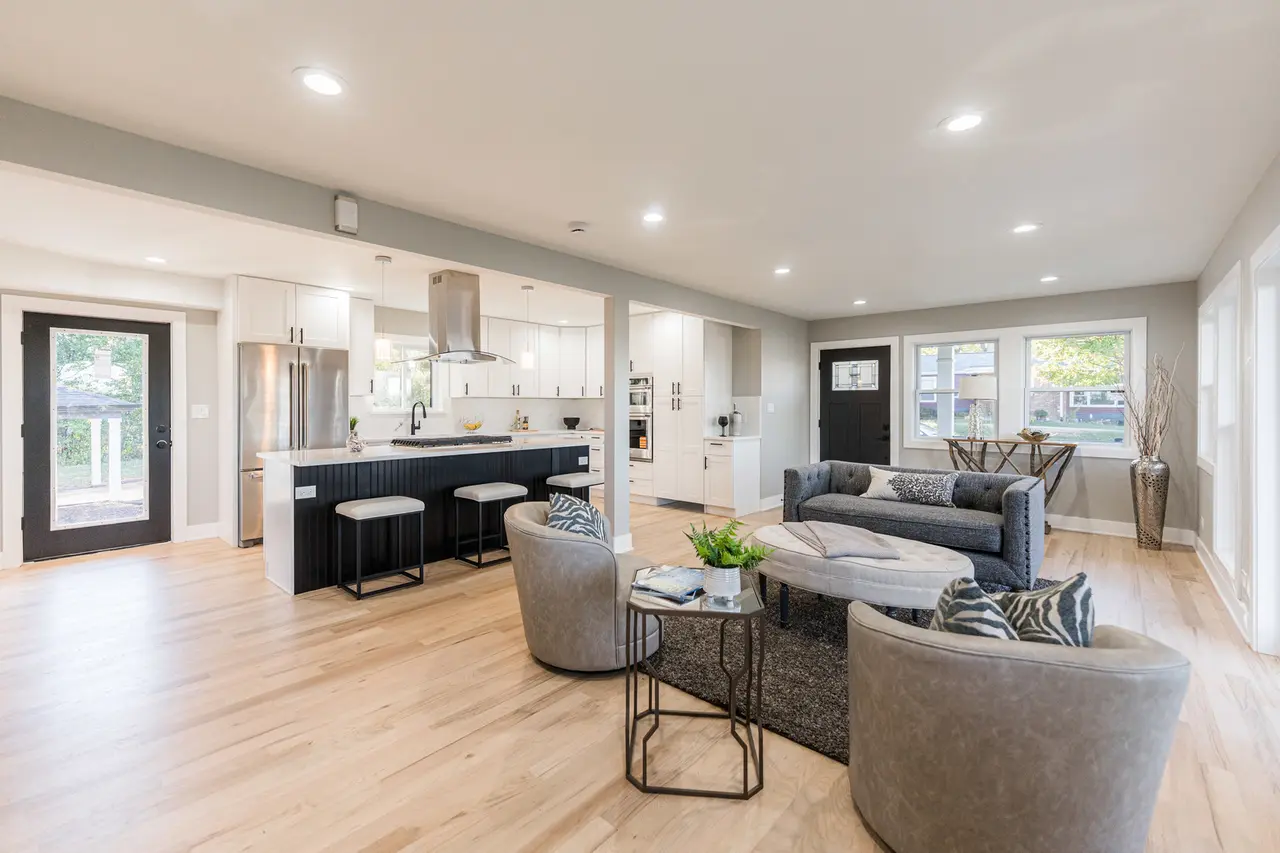 White Shaker Kitchen Cabinets in Tinley Park, IL