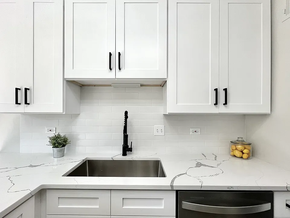 Shaker White Kitchen Cabinets in Palatine, IL