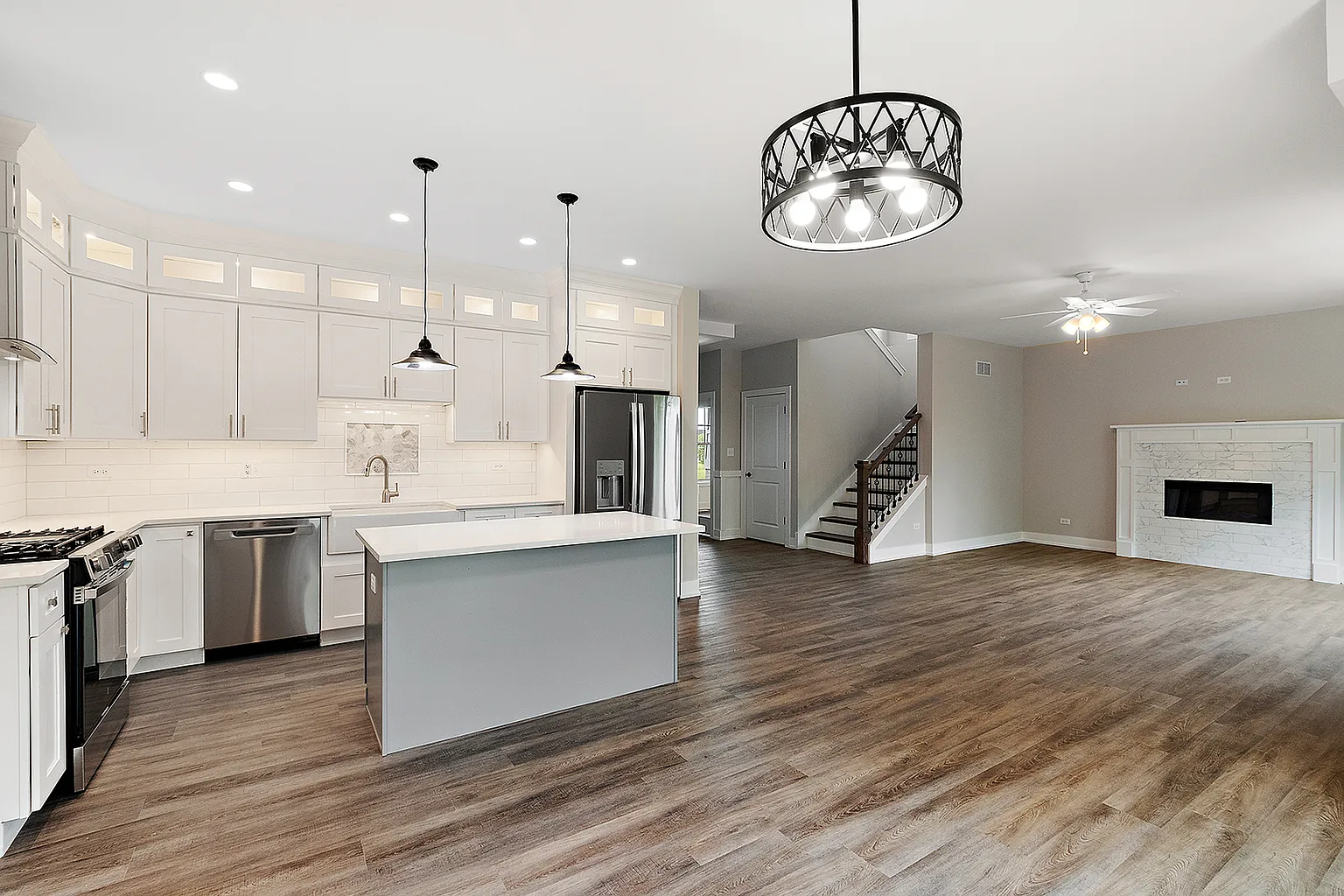 Shaker White, Gray Shaker Kitchen Cabinets in Mount Prospect, IL