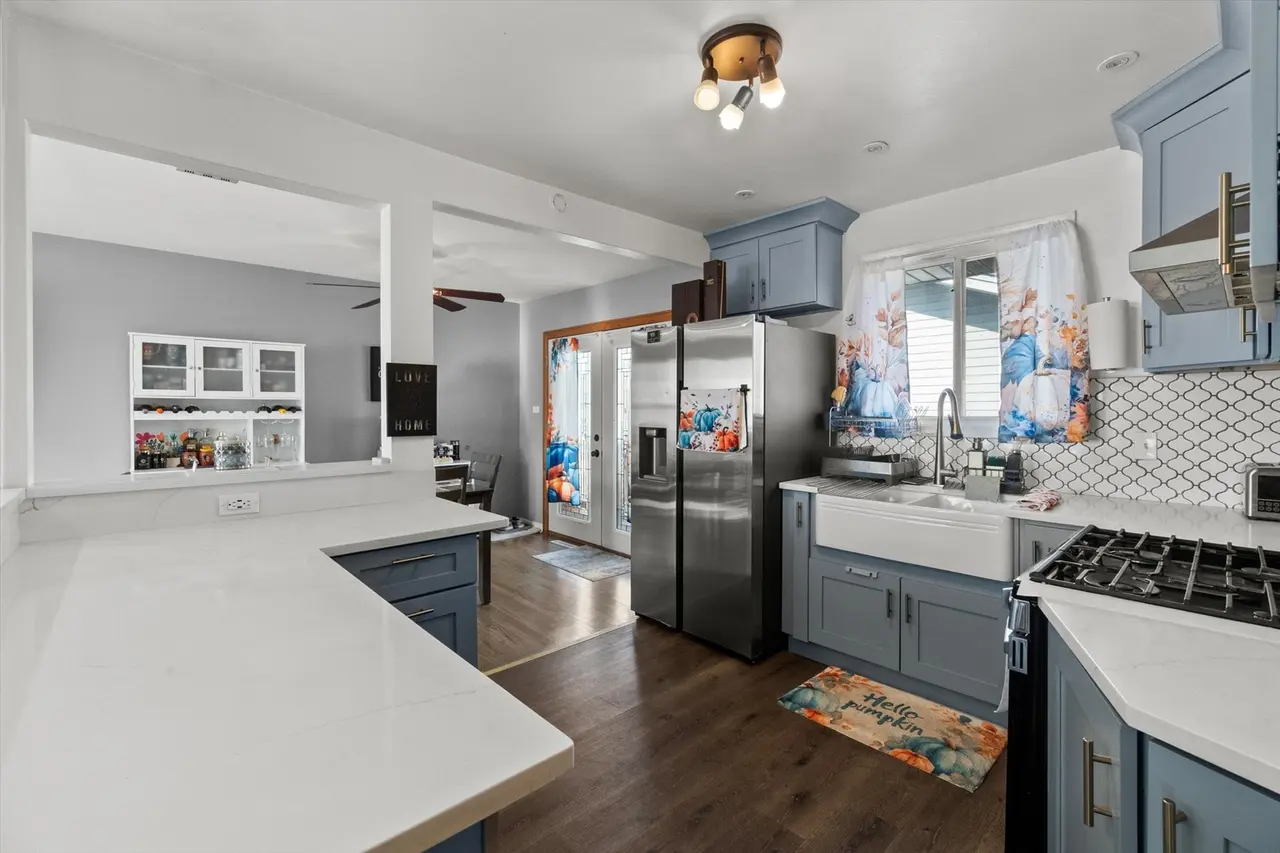 Gray Shaker Kitchen Cabinets in Orland Park, IL