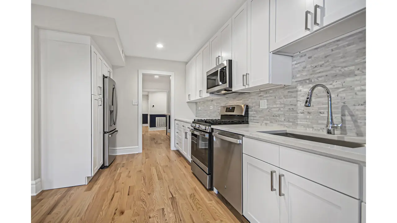 White Shaker Kitchen Cabinets in Palatine, IL