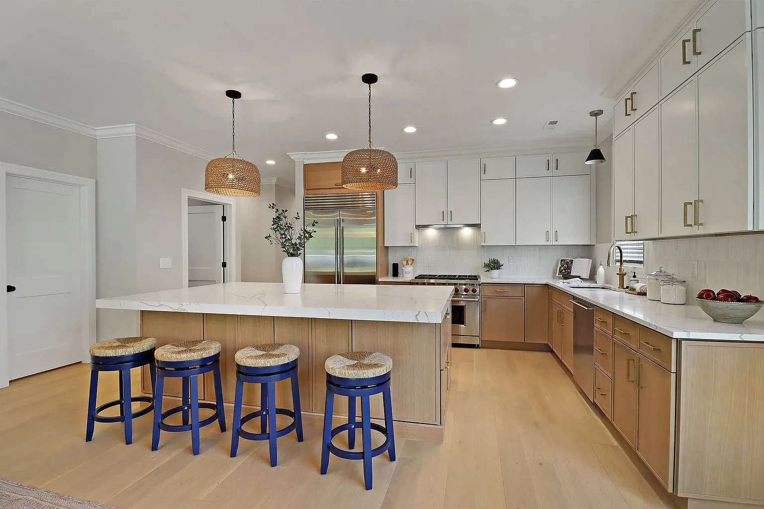 Slim White Oak, Slim Dove White Kitchen Cabinets in Bolingbrook, IL