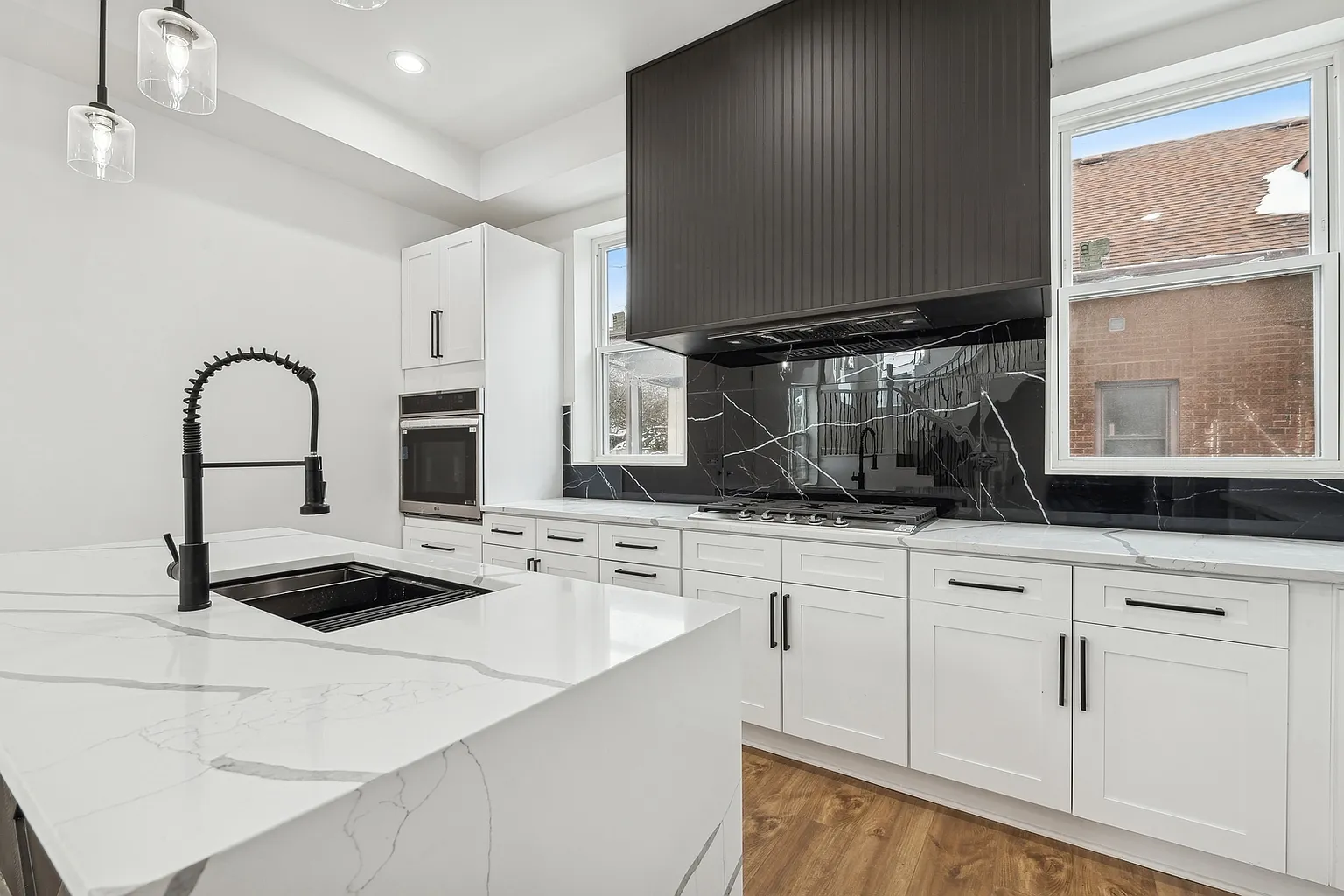 Shaker White Kitchen Cabinets in Mount Prospect, IL
