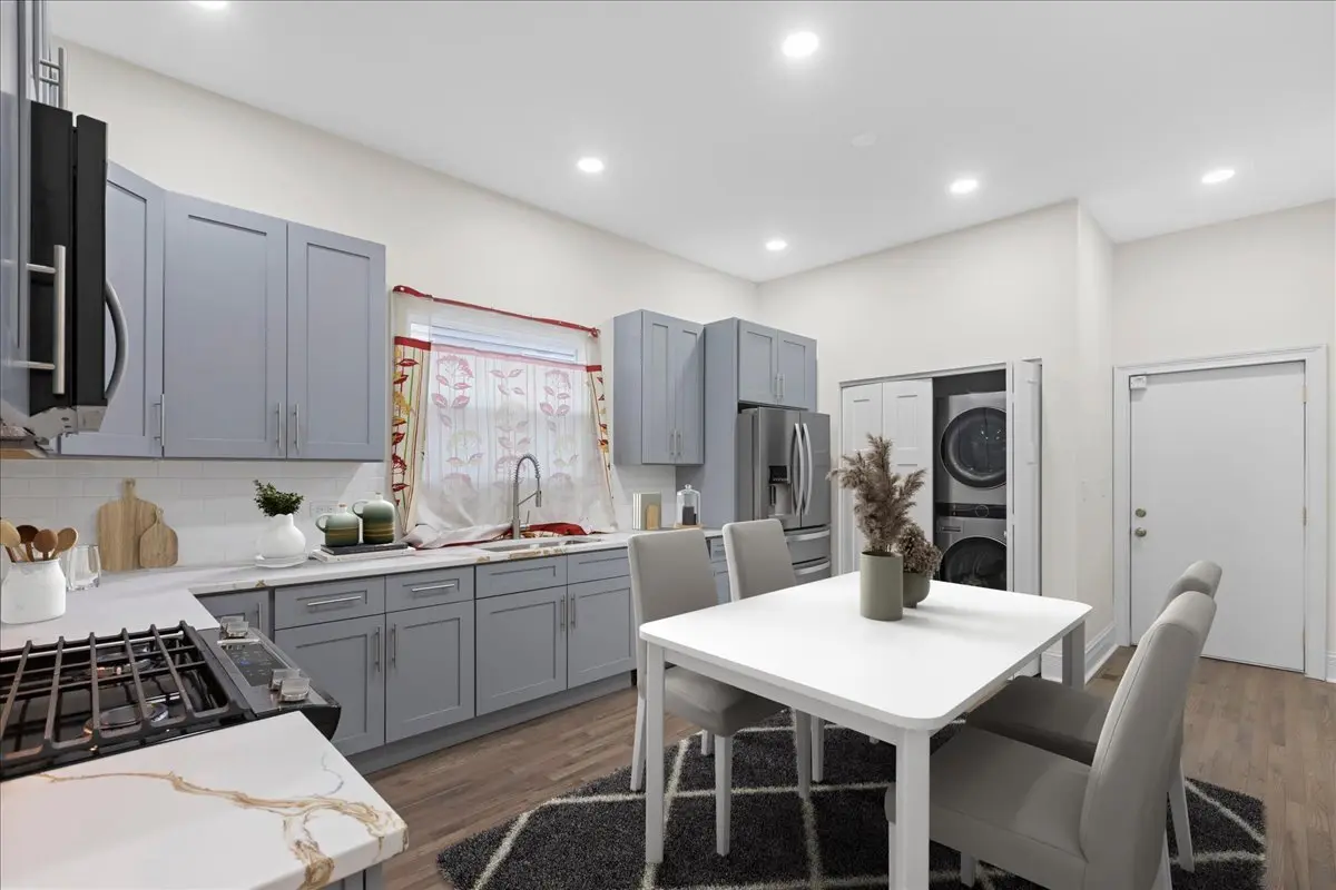 Gray Shaker Kitchen Cabinets in Joliet, IL