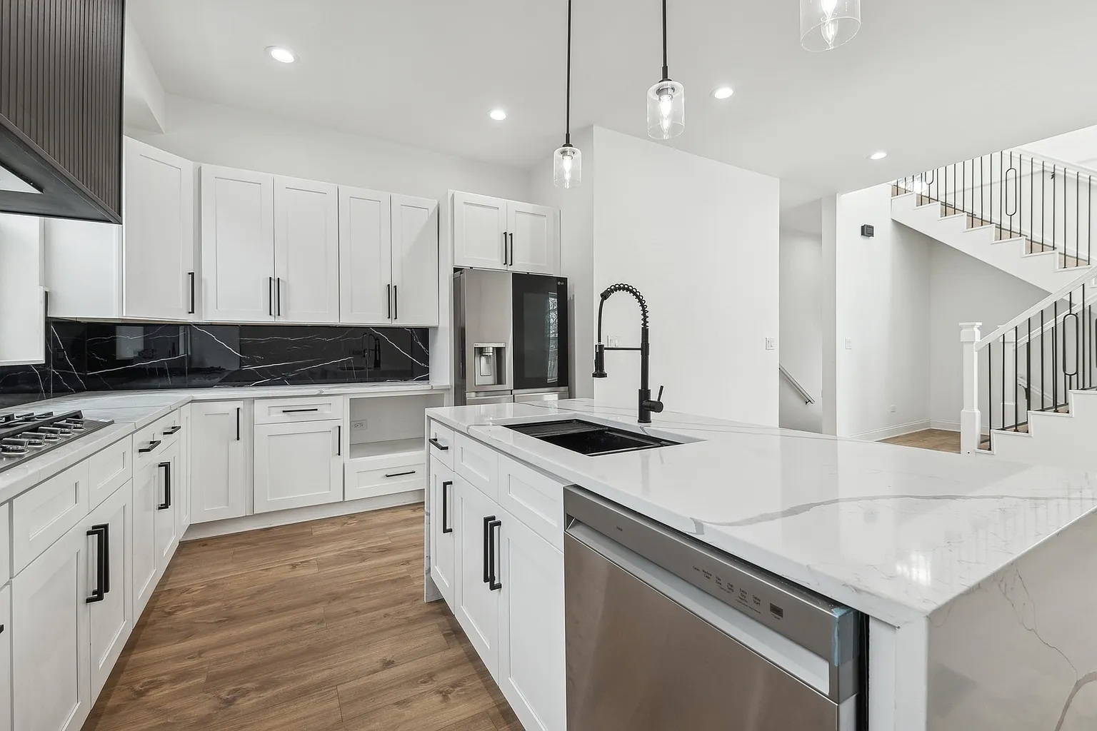 Shaker White Kitchen Cabinets in Berwyn, IL