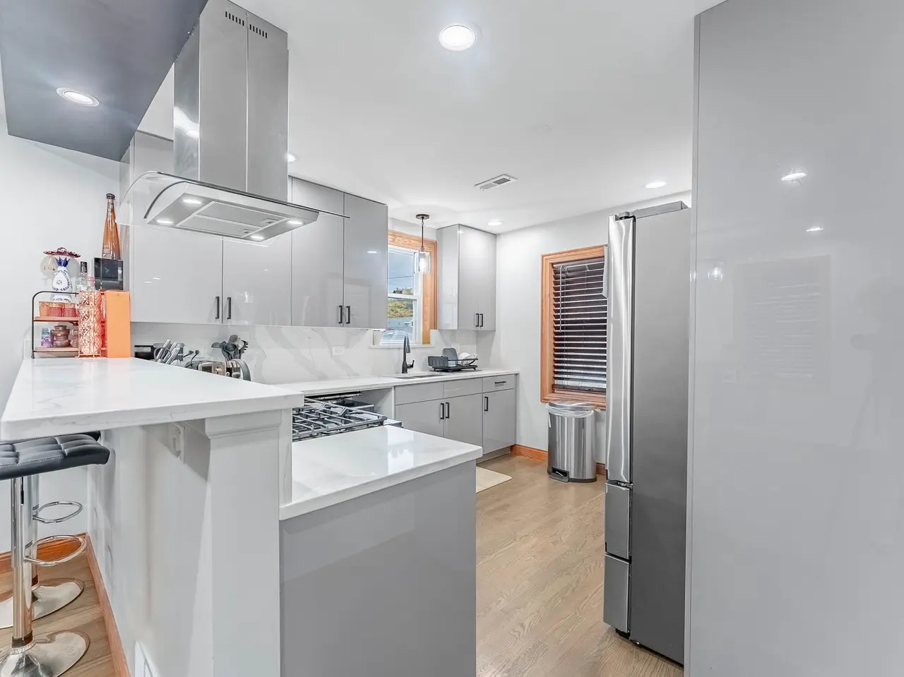 High Gloss Gray Kitchen Cabinets in Arlington Heights, IL