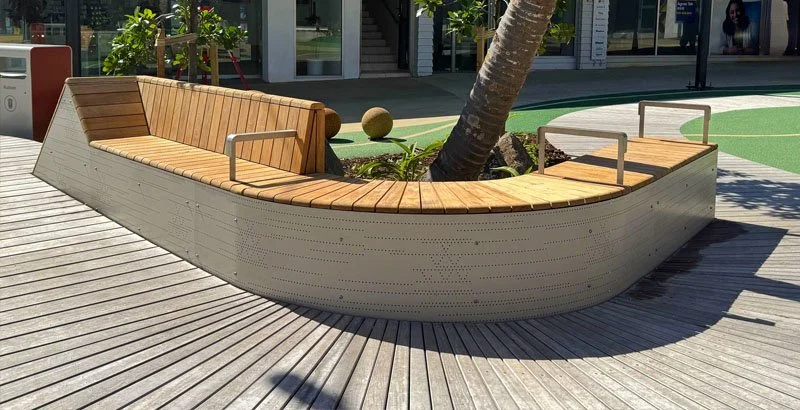 Catherine Plaza Walkway Seating