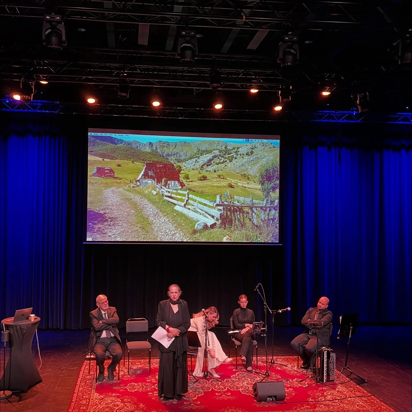 VELIKO HVALA za preljep program danas u kulturhuset Spira &rdquo;Srebrenica 30 godina&rdquo;

Sevdalinka: Damir Galija&scaron;ević, Melika Klisura, i Kanita Kahrimanović

Svjedočenje: Amor Ma&scaron;ović

Drama: Hasija Borić