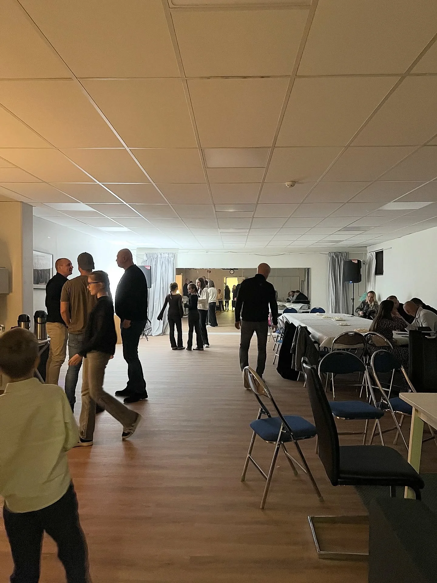 🎶 Dragi članovi udruženja,

Ponovo se družimo! 
Uz muziku, kafu, sok, kolače i dobro dru&scaron;tvo &mdash; veče puno smijeha i meraka! ❤️

📅 8. novembar
🕖 19:00 h
📍 NBV &ndash; Barnarpsgatan 39

Ulaz slobodan &ndash; ponesite dobro raspoloženje 