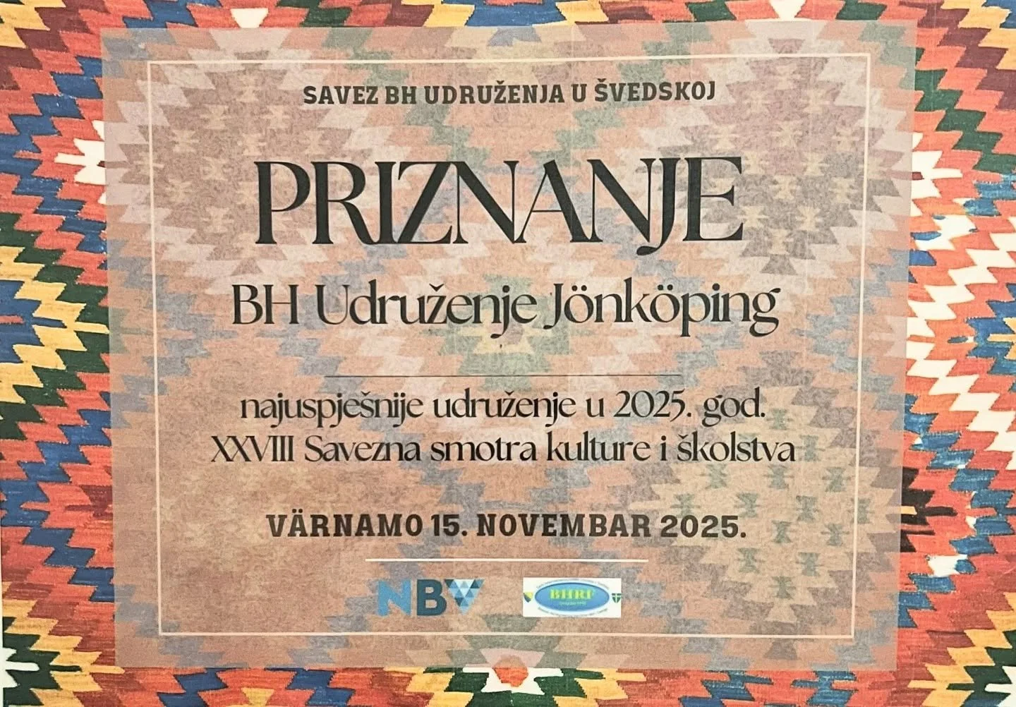 Dragi na&scaron;i,

Sa velikim ponosom želimo podijeliti da je na&scaron;e BH Udruženje J&ouml;nk&ouml;ping na XXVIII Saveznoj smotri kulture i &scaron;kolstva u V&auml;rnamu dobilo priznanje za najuspje&scaron;nije udruženje u 2025. godini. 🏆✨

Ovo