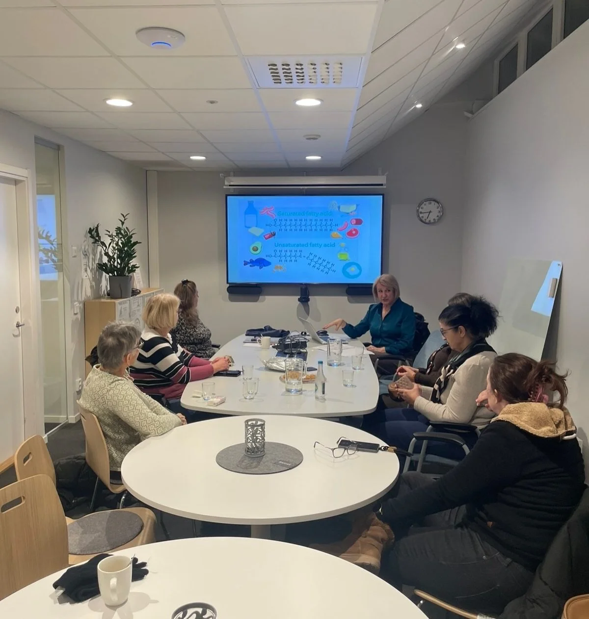 Prezentacija o Ismeti Sedić

Ismeta Sedić je kost&scaron;efica sa vi&scaron;e od 22 godine profesionalnog iskustva u planiranju, organizovanju i vođenju prehrambenih usluga. Tokom svoje dugogodi&scaron;nje karijere izgradila je reputaciju stručnjaka 