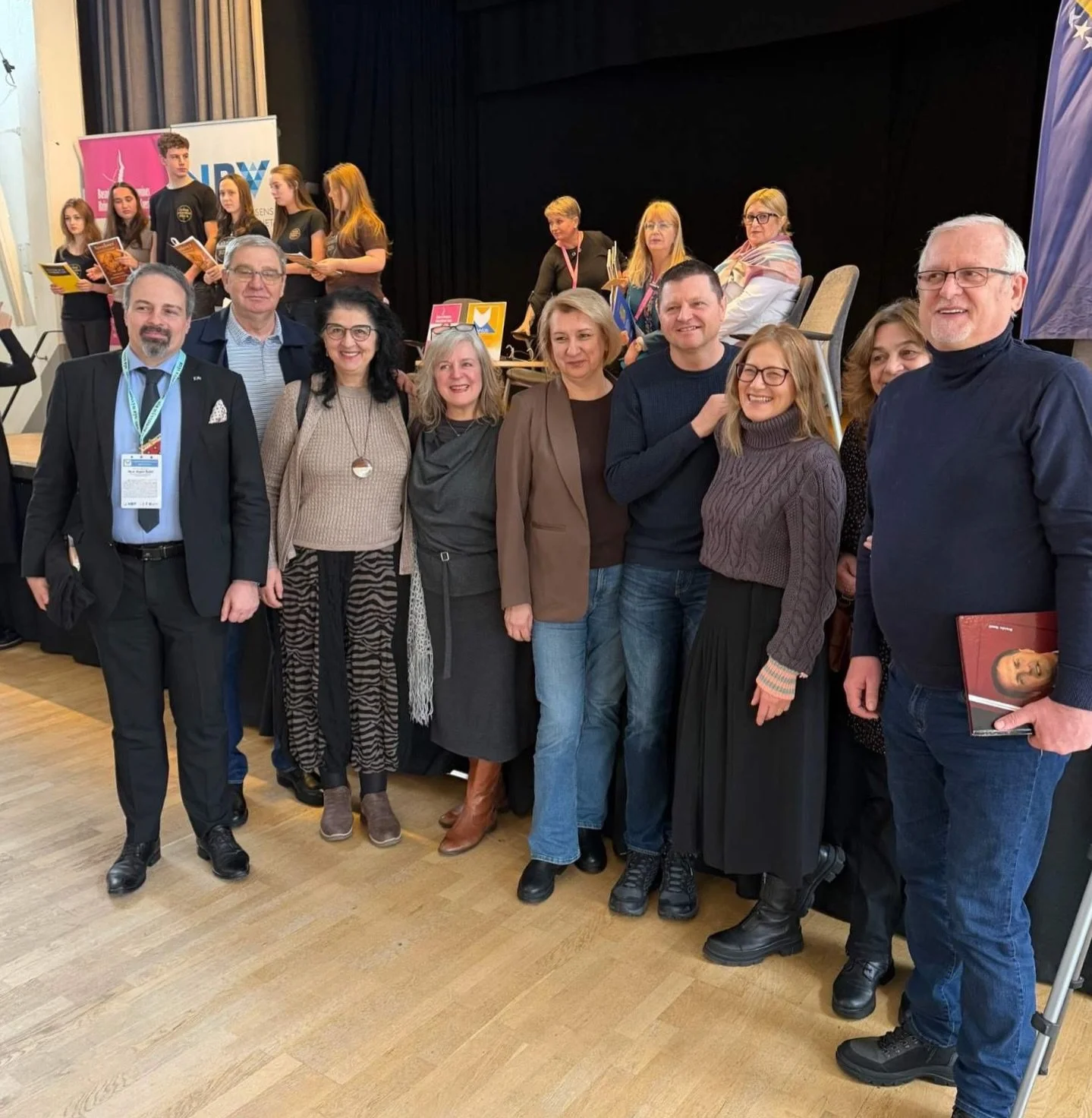 Članovi Aktiva žena na&scaron;eg udruženja prisustvovali su 9. Sajmu Bosanskohercegovačke knjige u G&ouml;teborgu 21. februara. Na sajmu su učestvovali brojni pisci, kako iz &Scaron;vedske tako i iz drugih zemalja, a događaju je prisustvovao i Nj. E.