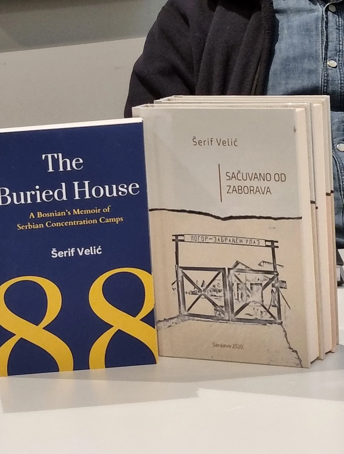 Jučer smo u Aktivu žena imali literarno-književno veče 📖
Na&scaron; gost bio je &Scaron;erif Velić, koji nam je predstavio svoju knjigu &ldquo;Sačuvano od zaborava&rdquo;, prevedenu i objavljenu i na engleskom jeziku.
Veoma lijepa i inspirativna pre