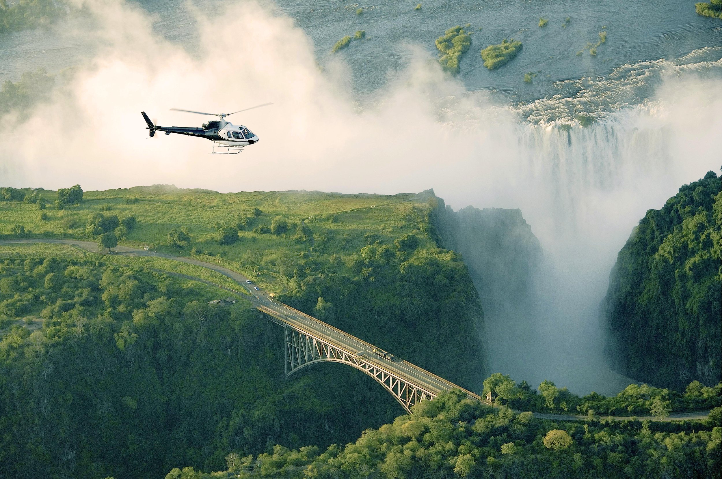 02bsky_vicfalls_1.jpg