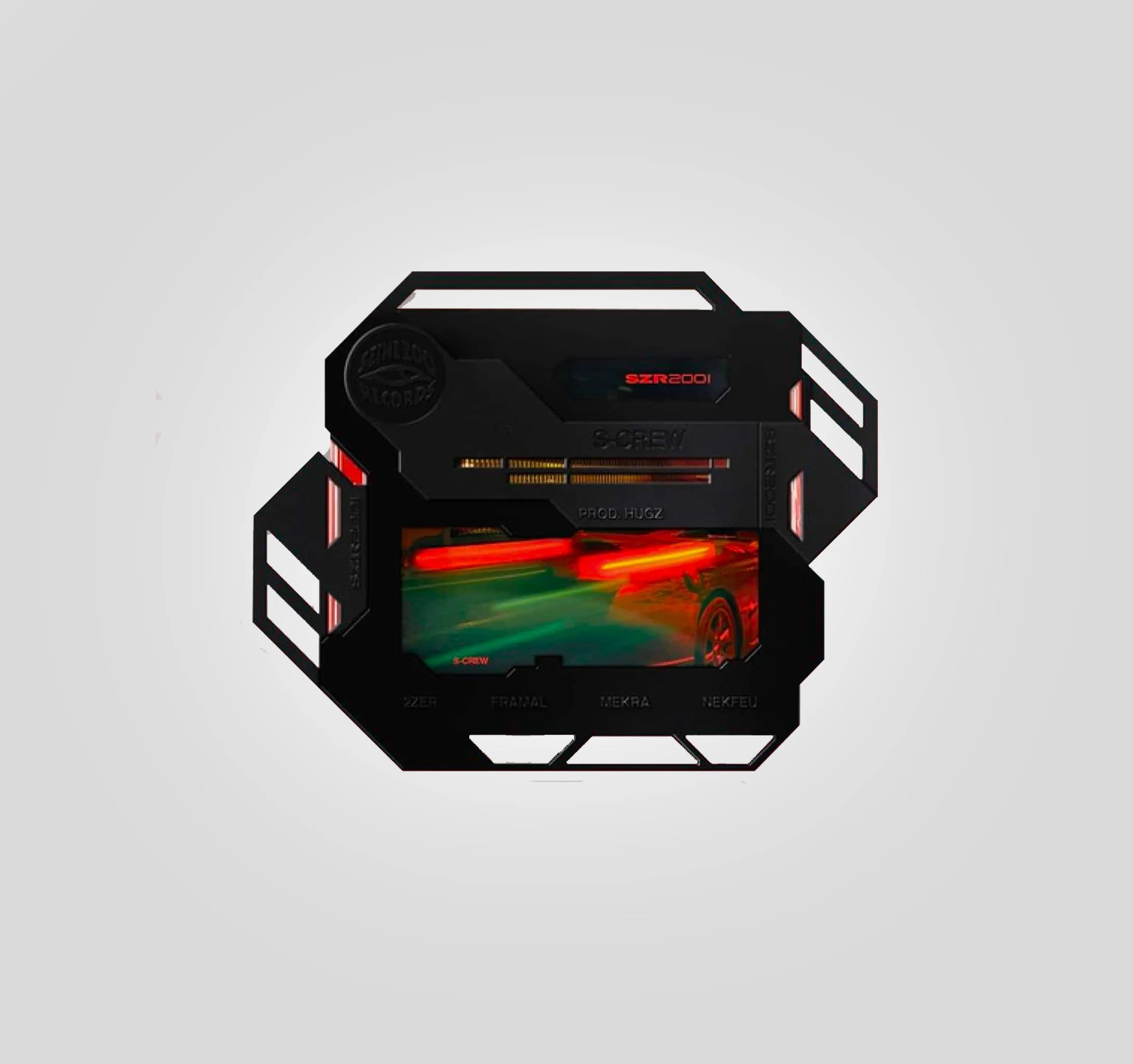 Un affichage numérique noir avec des détails rouges et orange, entouré par une structure en métal noir avec des ouvertures, semble être une pièce de décoration futuriste ou un objet technologique. L'image comporte des lignes de lumière en mouvement sous des couleurs variées.