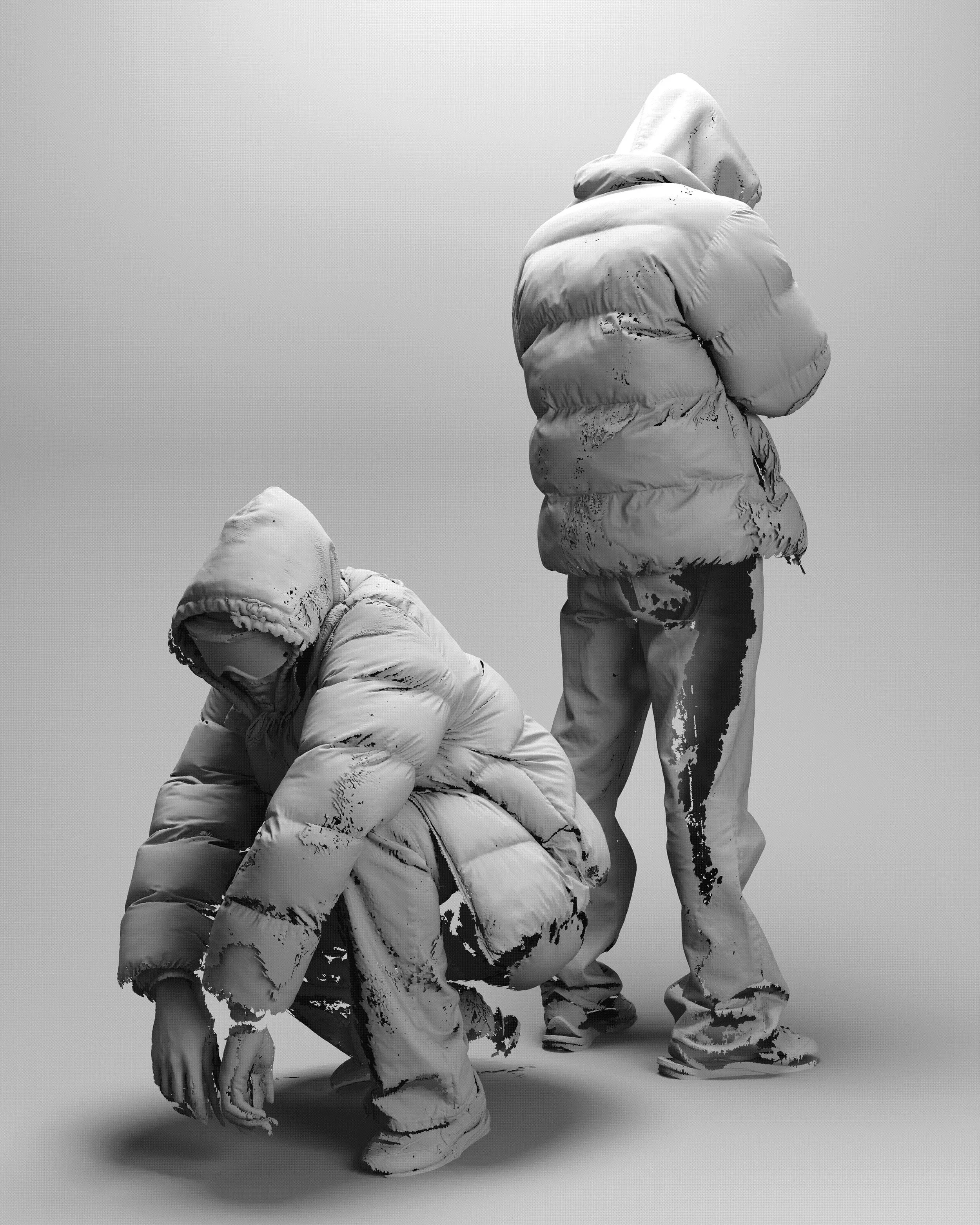 Deux personnes portant des manteaux épais, l'une debout et l'autre en position accroupie, dans un style monochrome