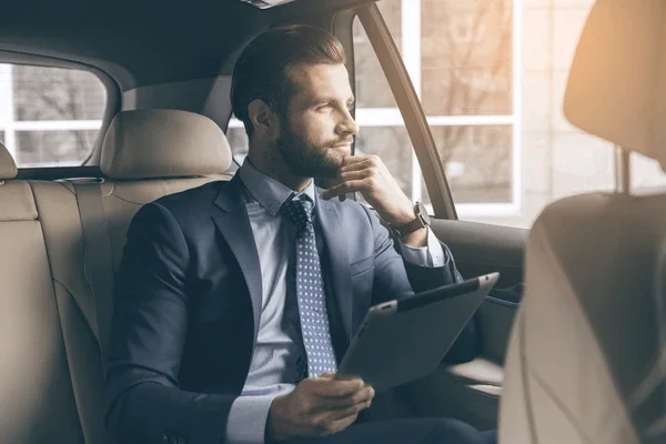 Leasing et Financement de Véhicule Importé : La Solution Idéale pour les Pros et Sociétés