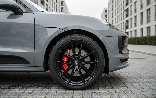 Détail jante Porsche Macan GTS