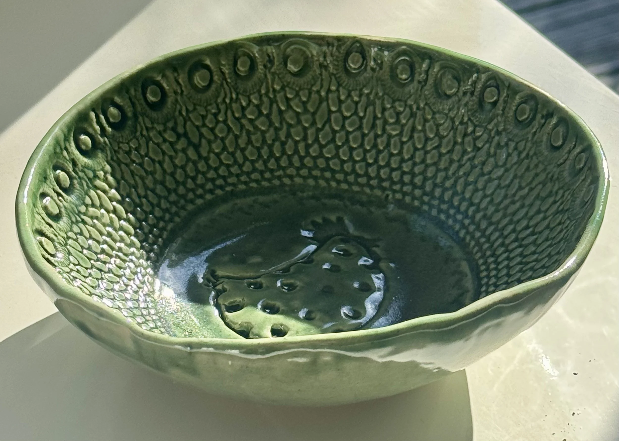 Chicken bowl with textured interior