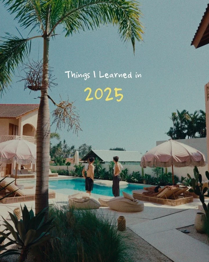 Things I Learned in 2025

2025年は、
前に進むために、少し立ち止まることを覚えた年。

誰かと比べることよりも、
自分のリズムを大切にすること。

無理に進まず、
休むことも、手放すことも、
ちゃんと前に進むための選択だと知った。

モノよりも、時間を。
結果よりも、過程を。
完璧さより、余白を。

今の自分をそのまま受け入れながら、
来年も自分の目標に向かって進んでいきます！

2025年関わってくれたみなさん、ありがとうございました！
2026年もよろしくお願い