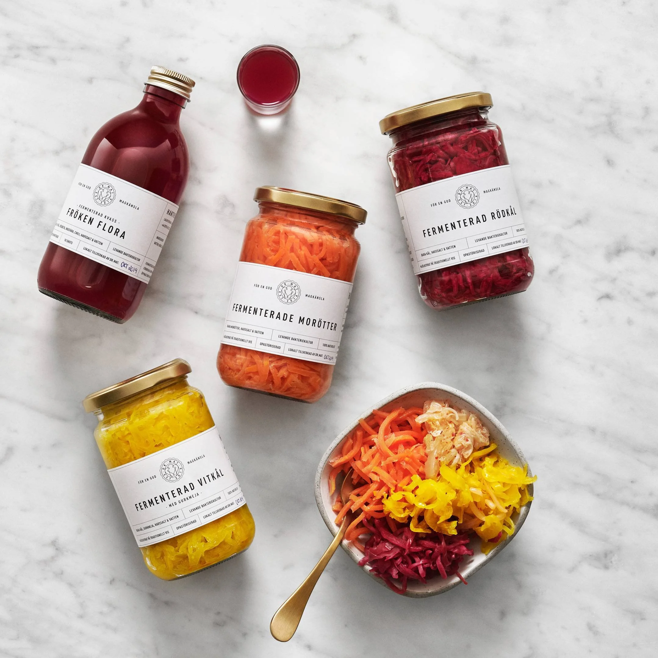 Fermenterade grönsaker från Dr Mat med morötter, vitkål, rödkål och kimchi