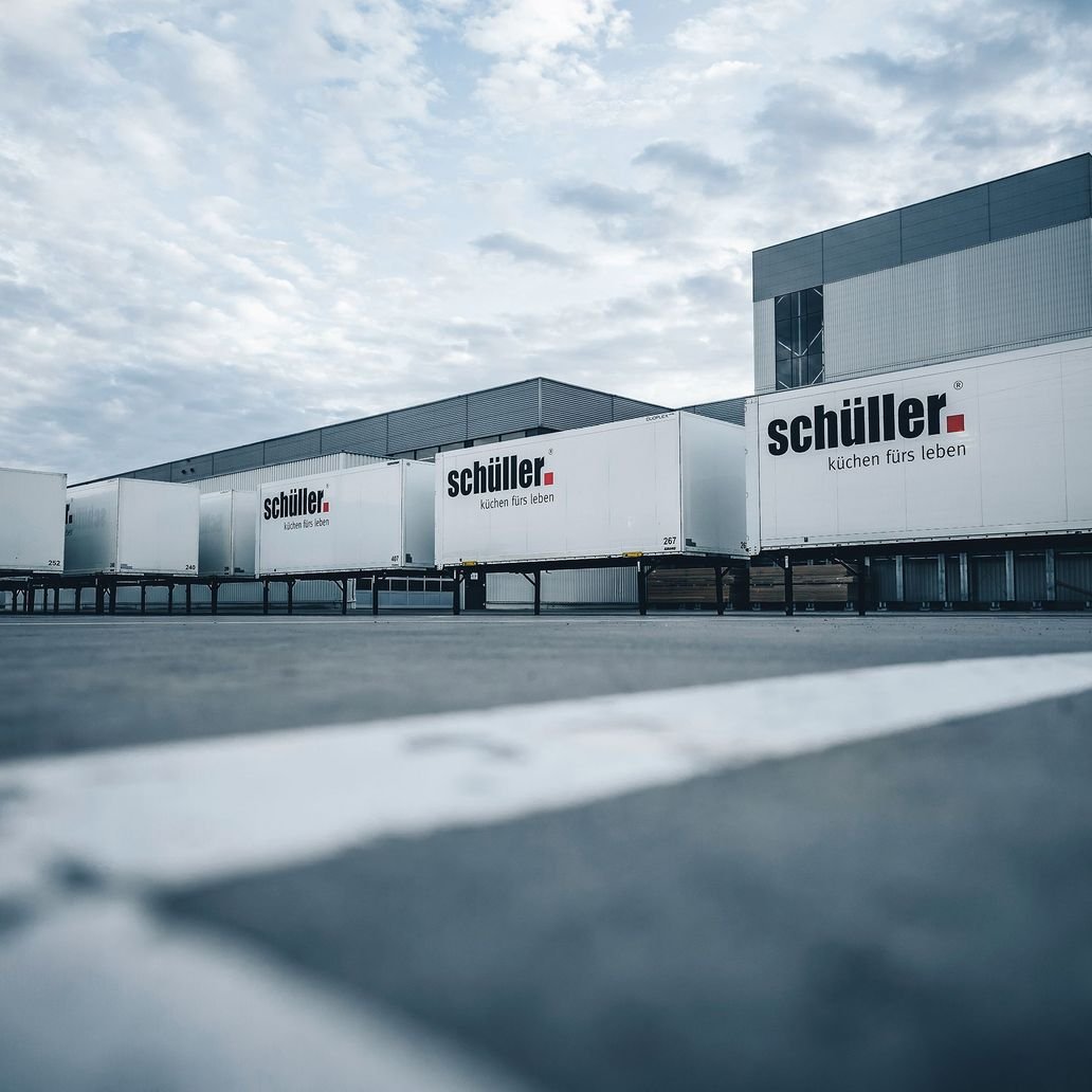 csm_Schueller_Unternehmen_LKW_Koffer_338022cf47.jpeg