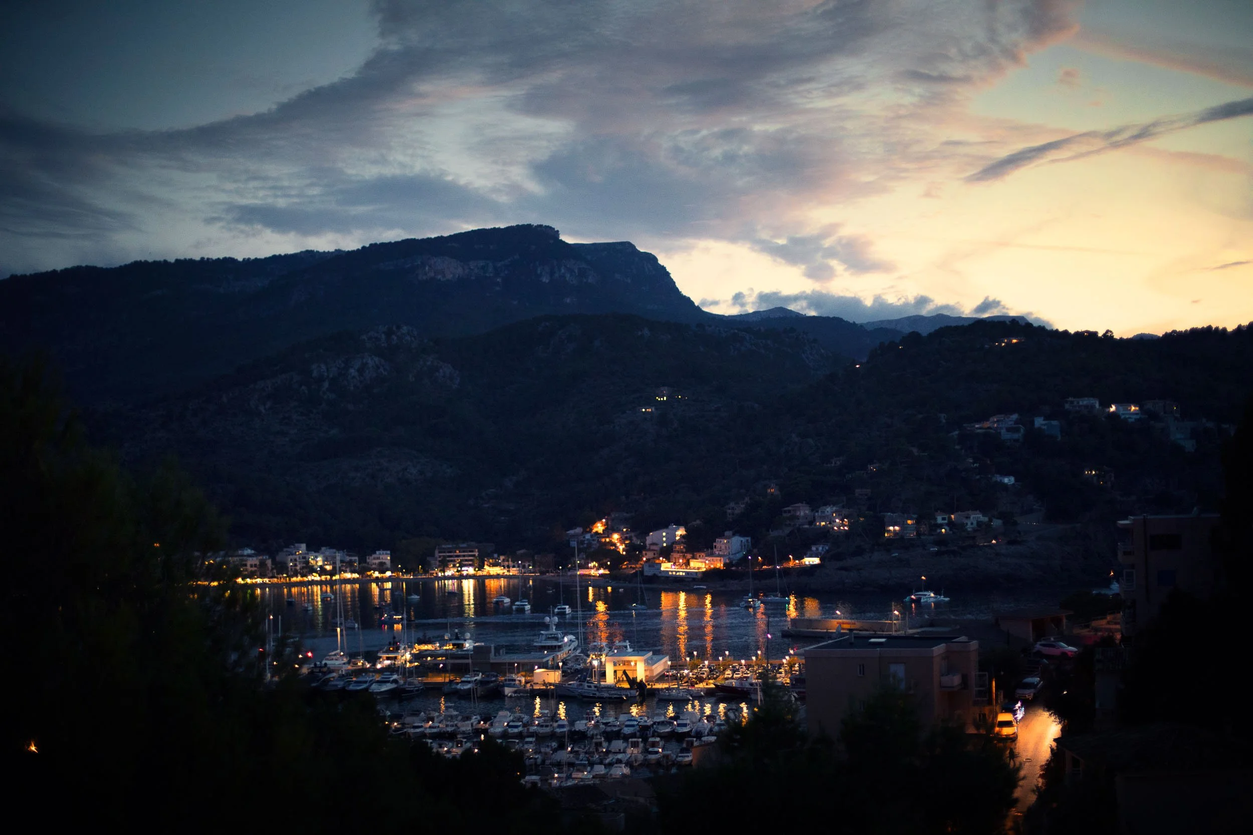 Editorial destination wedding photography in Mallorca by Studio Aelina