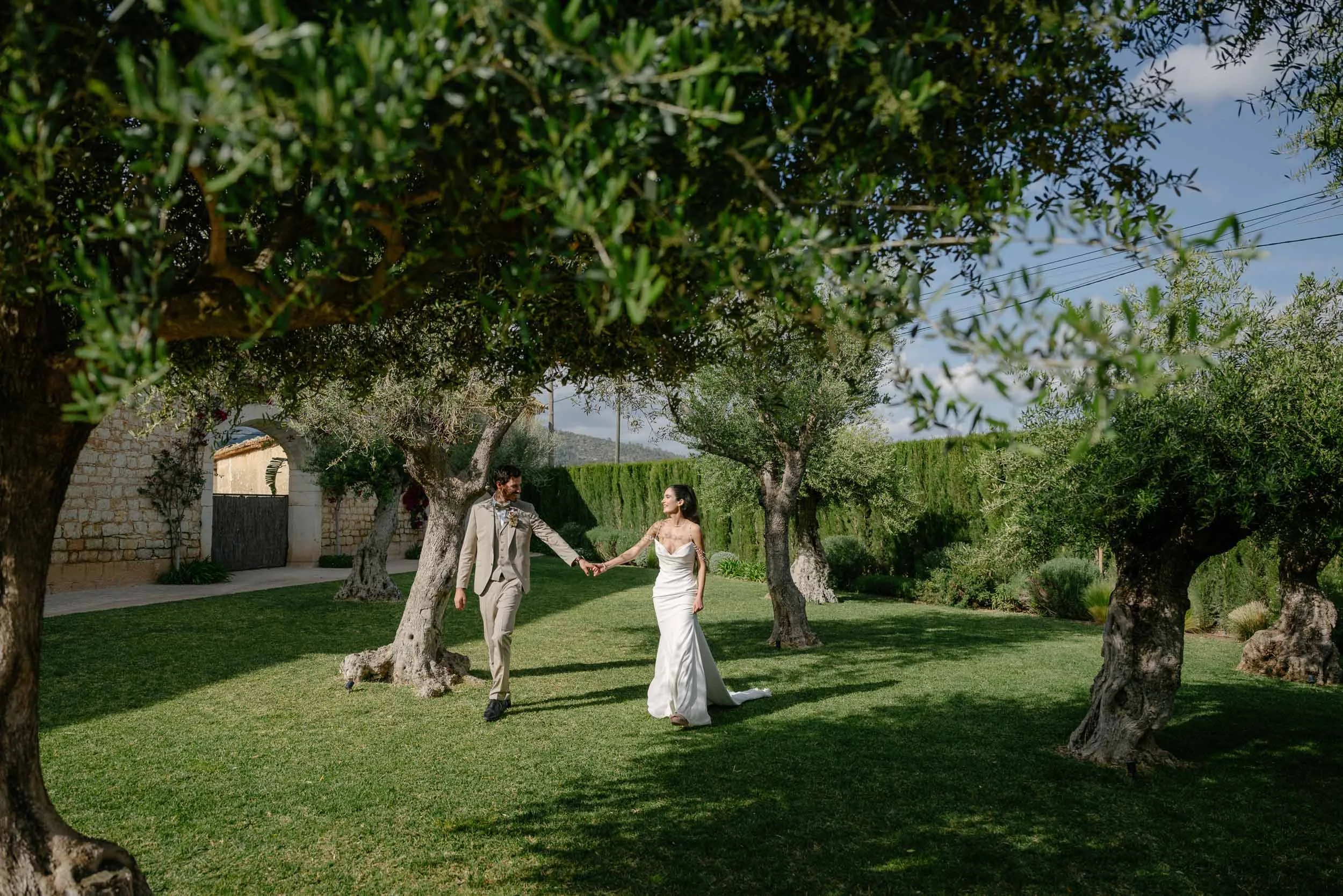 Editorial destination wedding photography in Mallorca by Studio Aelina