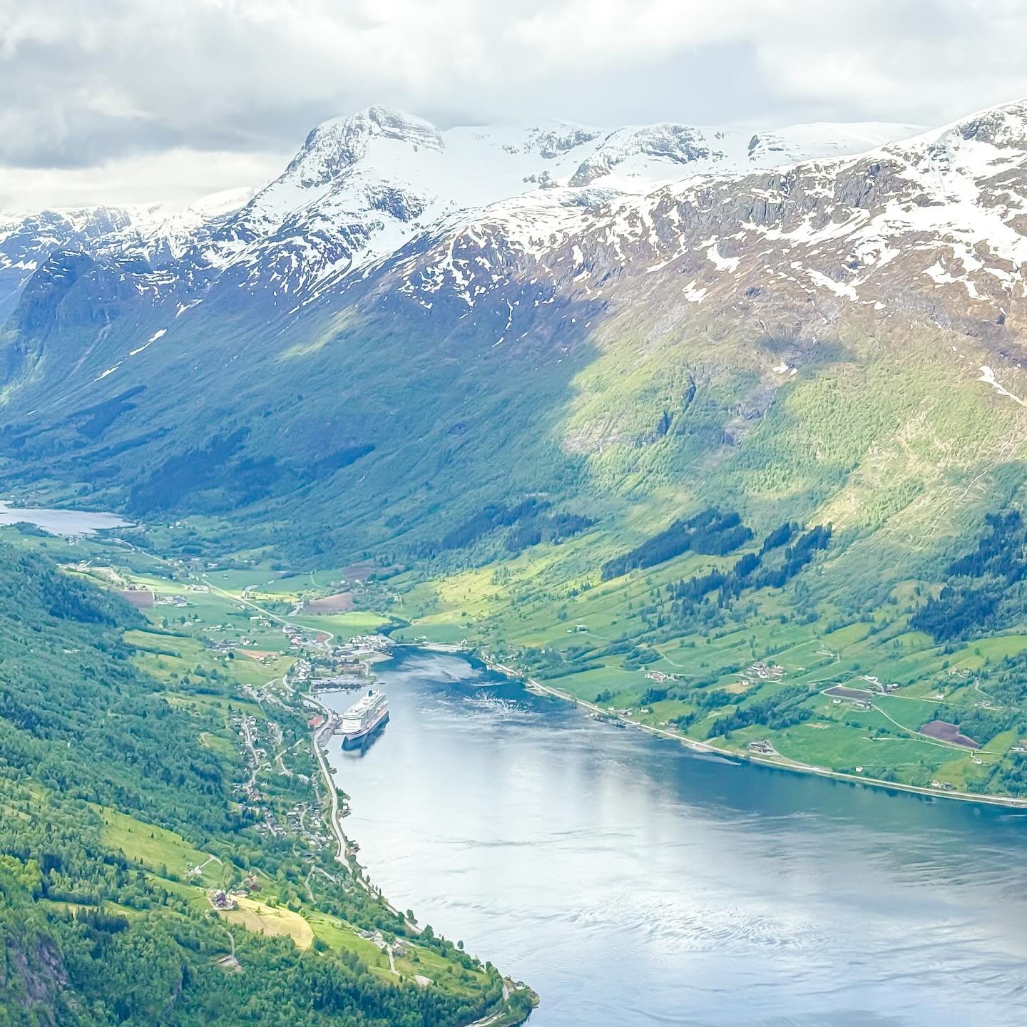 We&rsquo;re back from our cruise around the absolutely stunning Norwegian Fjords! The scenery was everything we hoped it would be and more ❤️

#travel #traveltips #travelvlog #travelvlogger #norway #norwegianfjords #fjordscruise #cruise #pando #pando