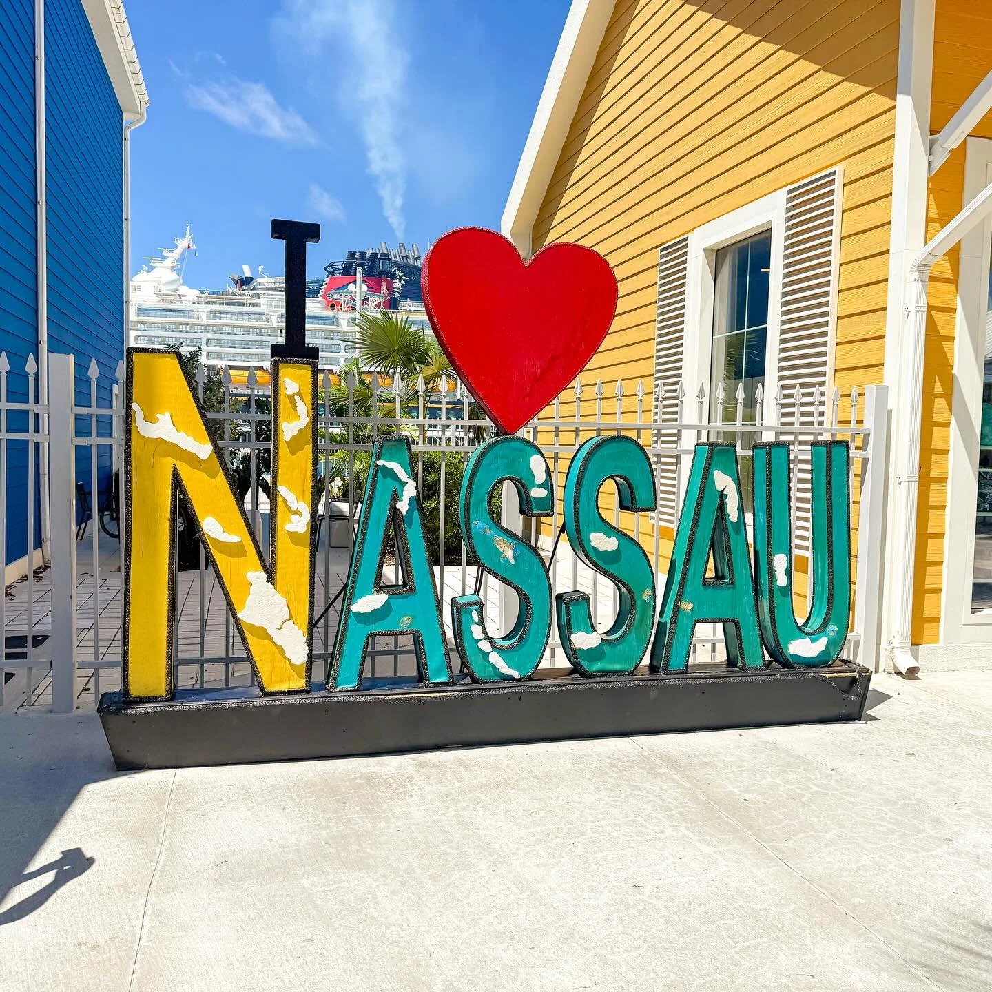 Our Nassau vlog is now live! We had such a fab day here (and didn’t spend a penny on excursions - we just walked to the beach!)
#cruise #cruiseport #cruisevlogger #nassau #bahamas #disneycruise #disneymagic