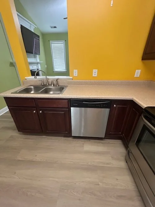 Kitchen 2.jpg